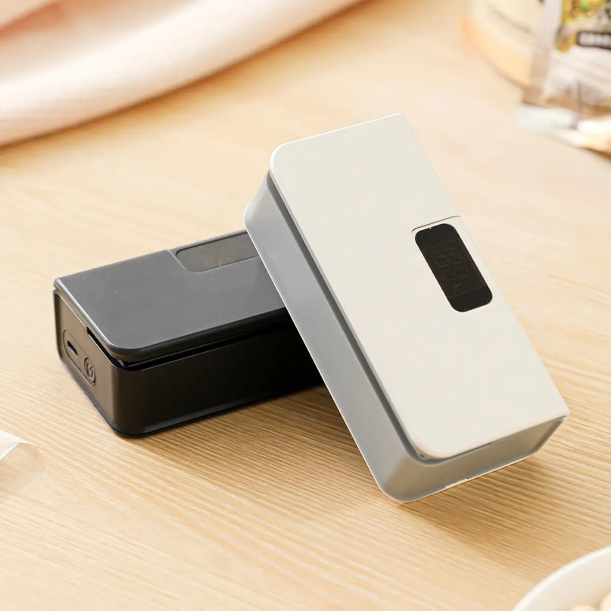 Rechargeable 2-in-1 Mini Bag Sealer & Cutter|Seal Freshness. Cut Waste. Save Every Bite.