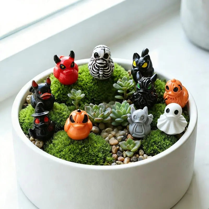 😈Spooky Duck Figurines – Cute Gothic Mini Resin Decor