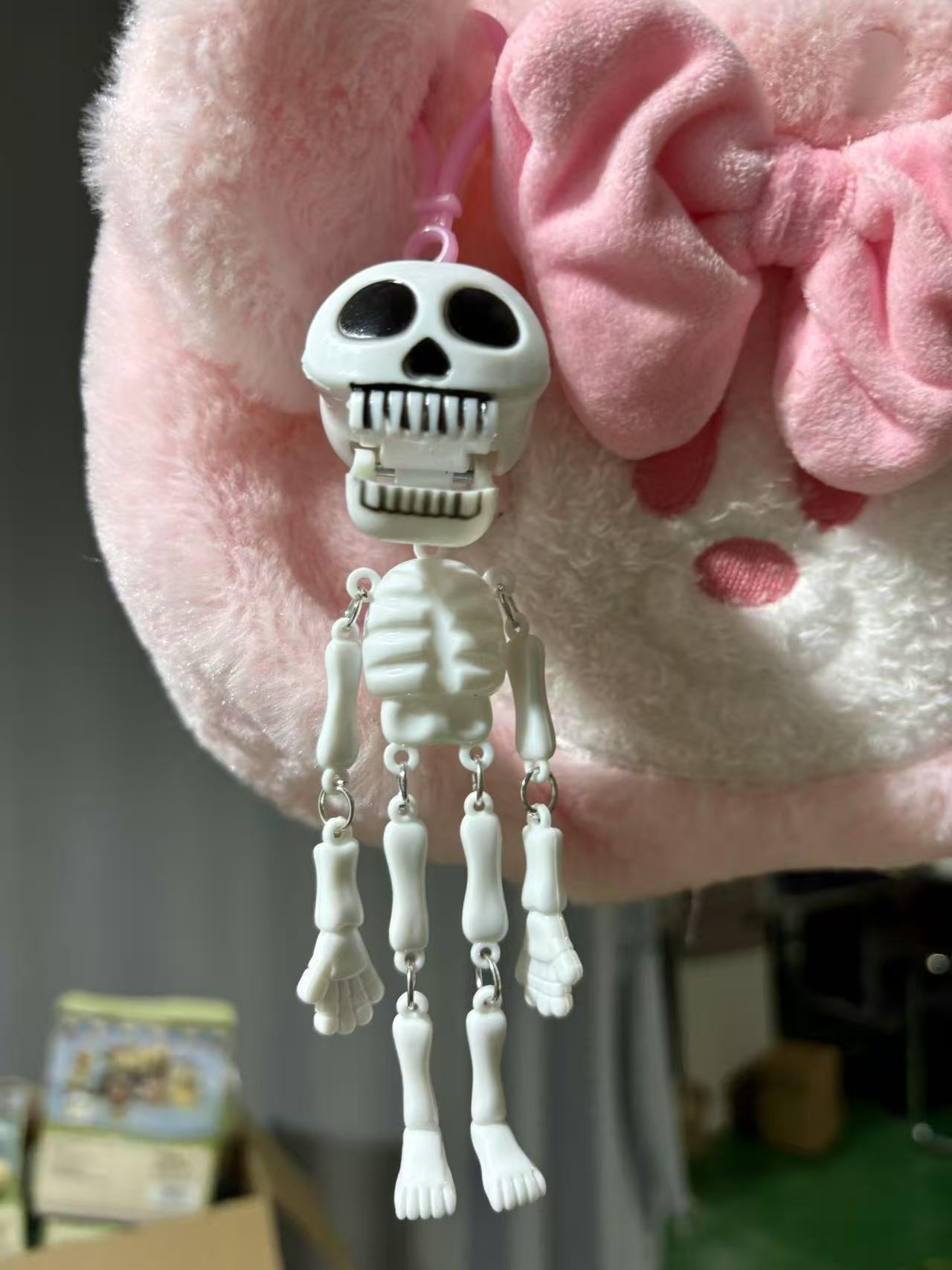 💀✨Pull-String Skeleton Keychain – Viral Funny Fidget Toy & Bag Charm