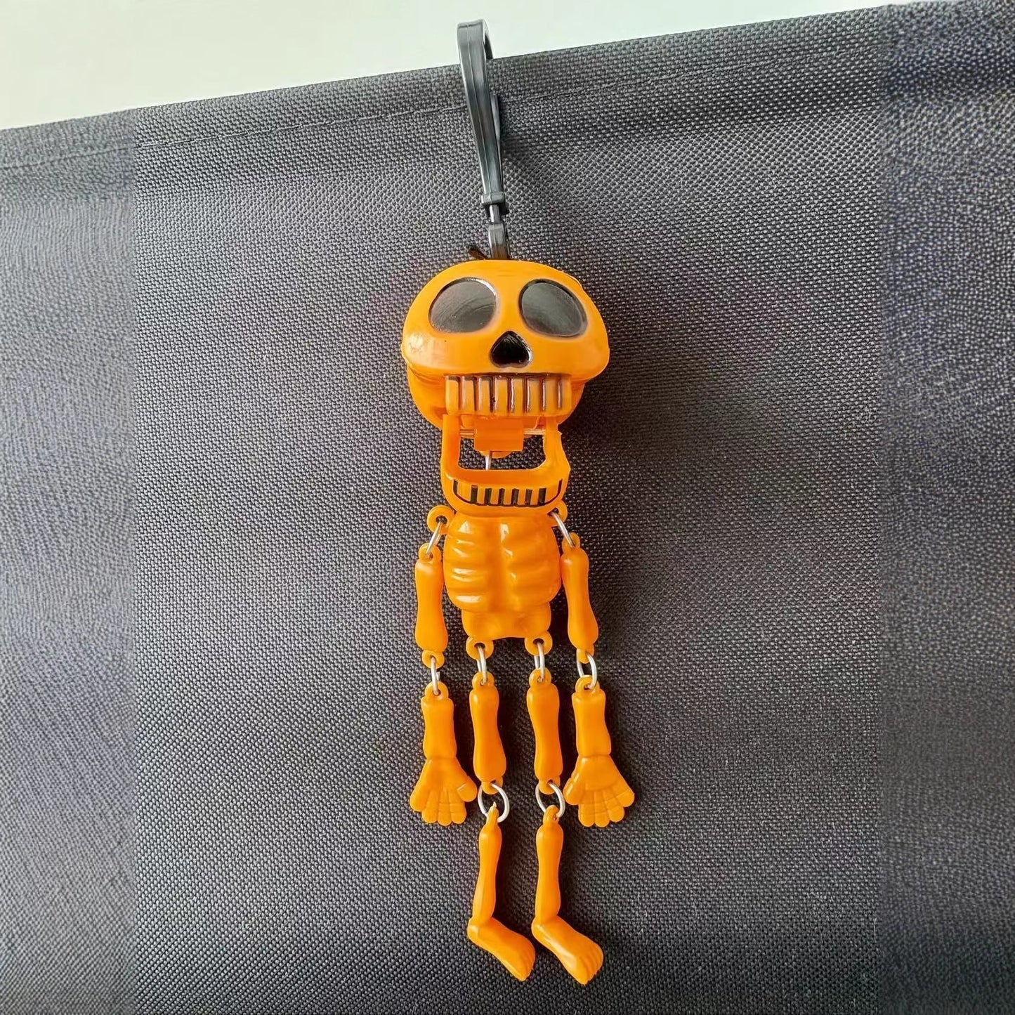 💀✨Pull-String Skeleton Keychain – Viral Funny Fidget Toy & Bag Charm