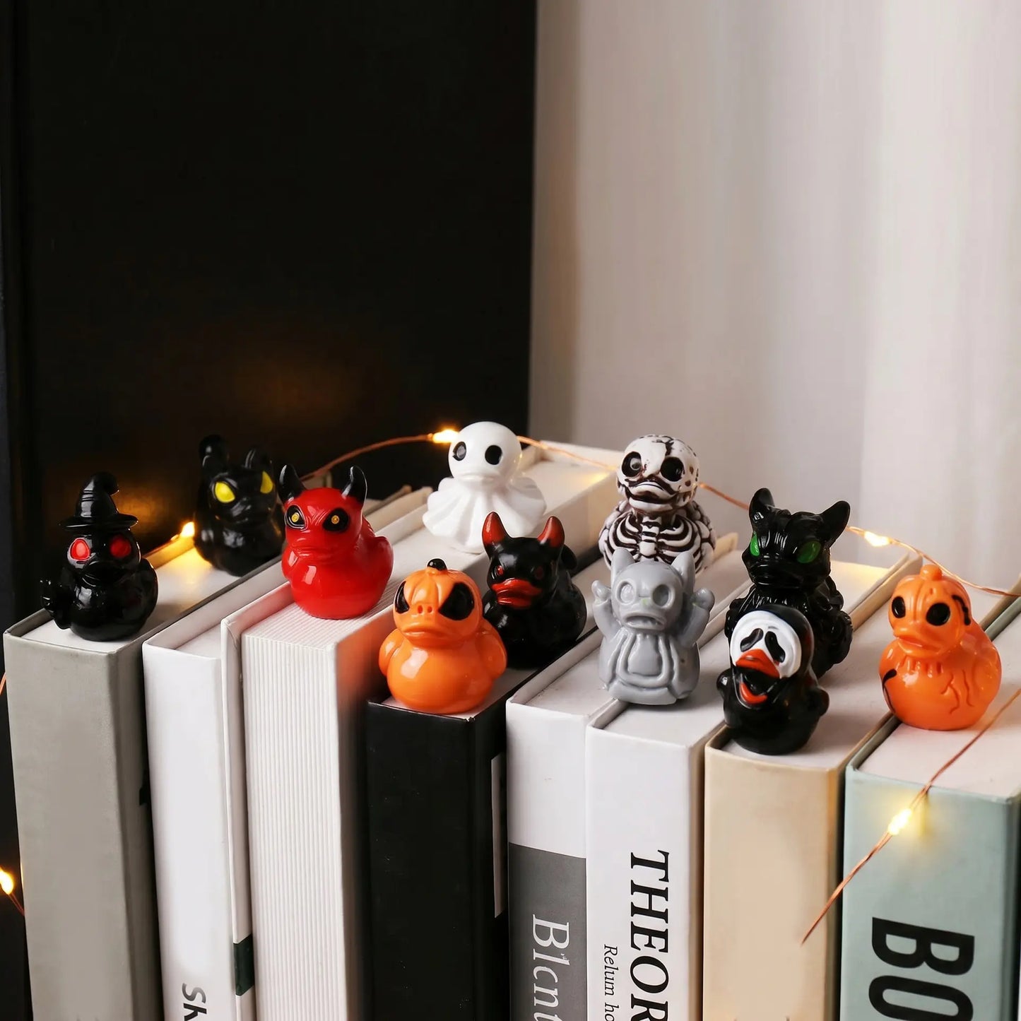 😈Spooky Duck Figurines – Cute Gothic Mini Resin Decor